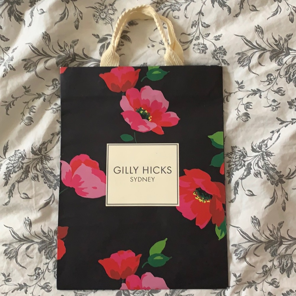 Vintage Gilly Hicks shopping bag.